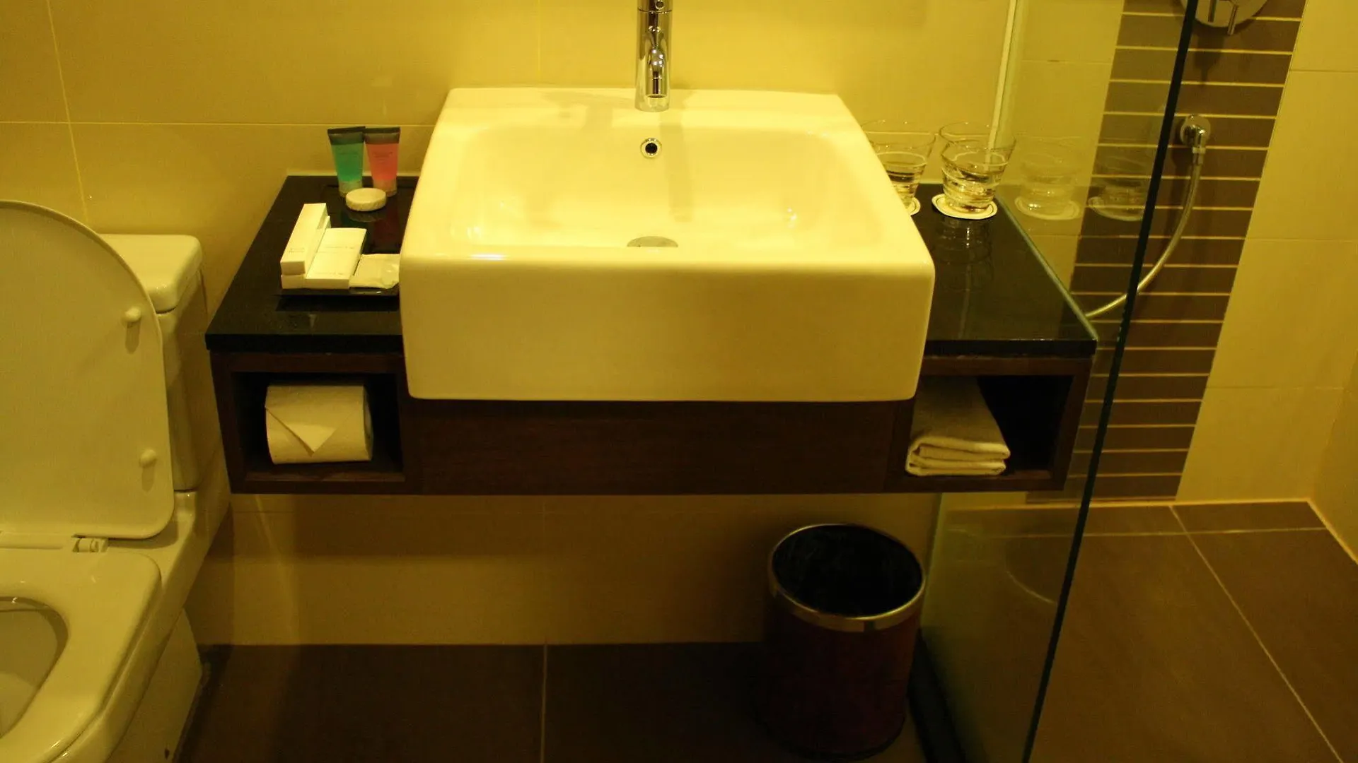 Grand Borneo Hotel Kota Kinabalu 3*,